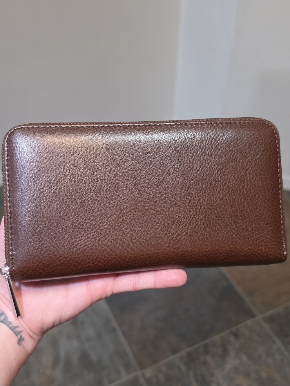 Brown Textured Leather Accordion Zip-Around Wallet - Multi-Slot Card Holder